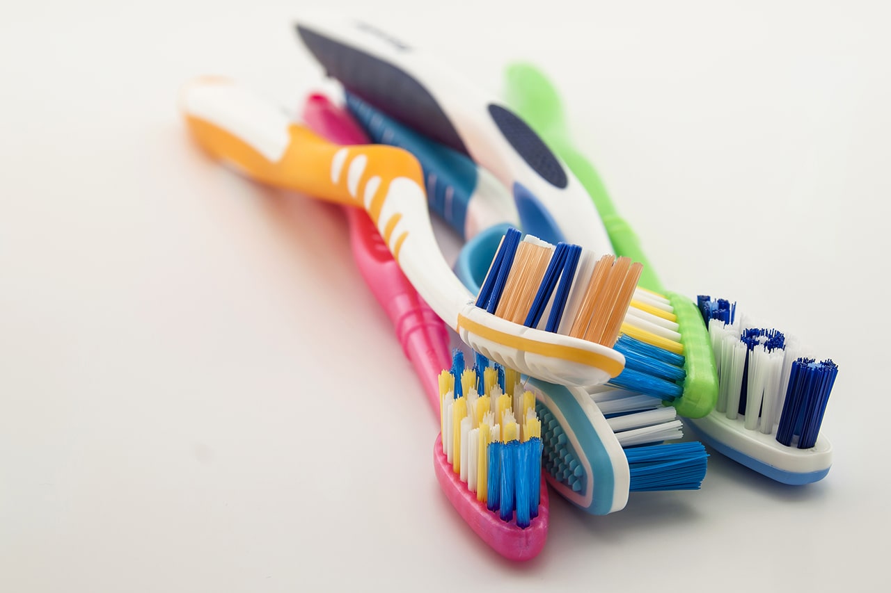 Cepillarse los dientes con sal: su peligro